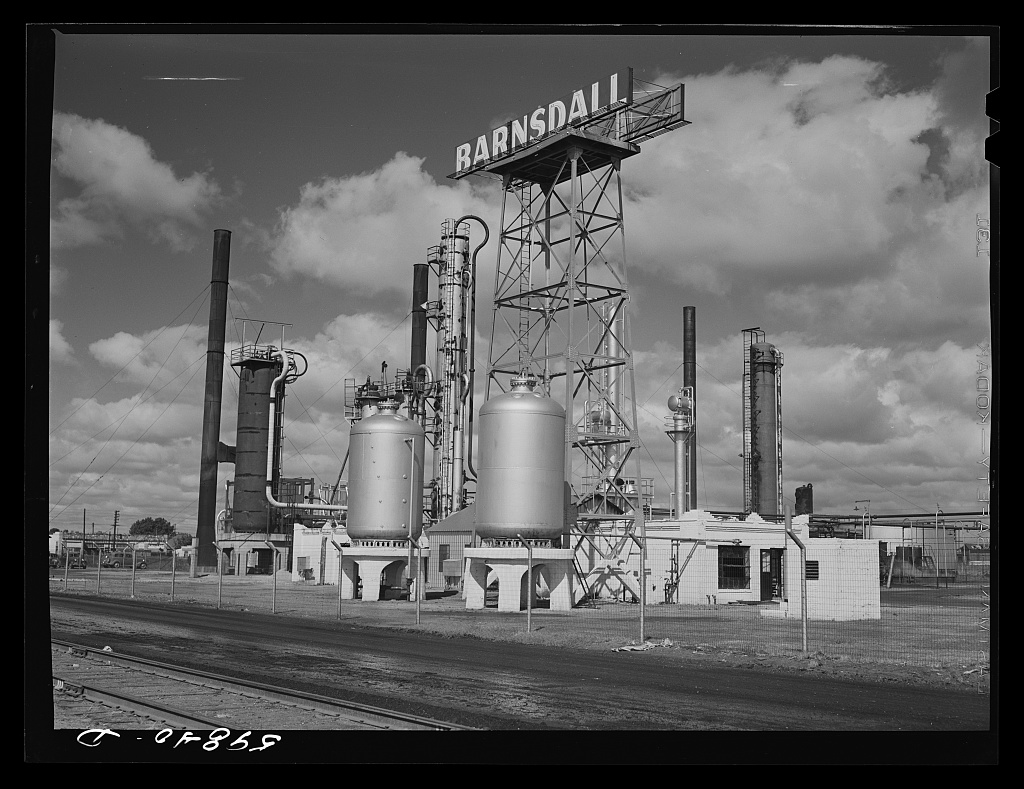 Barnsdall oil refinery, Wichita, Kansas, 1941. John Vachon, Farm Security Administration.